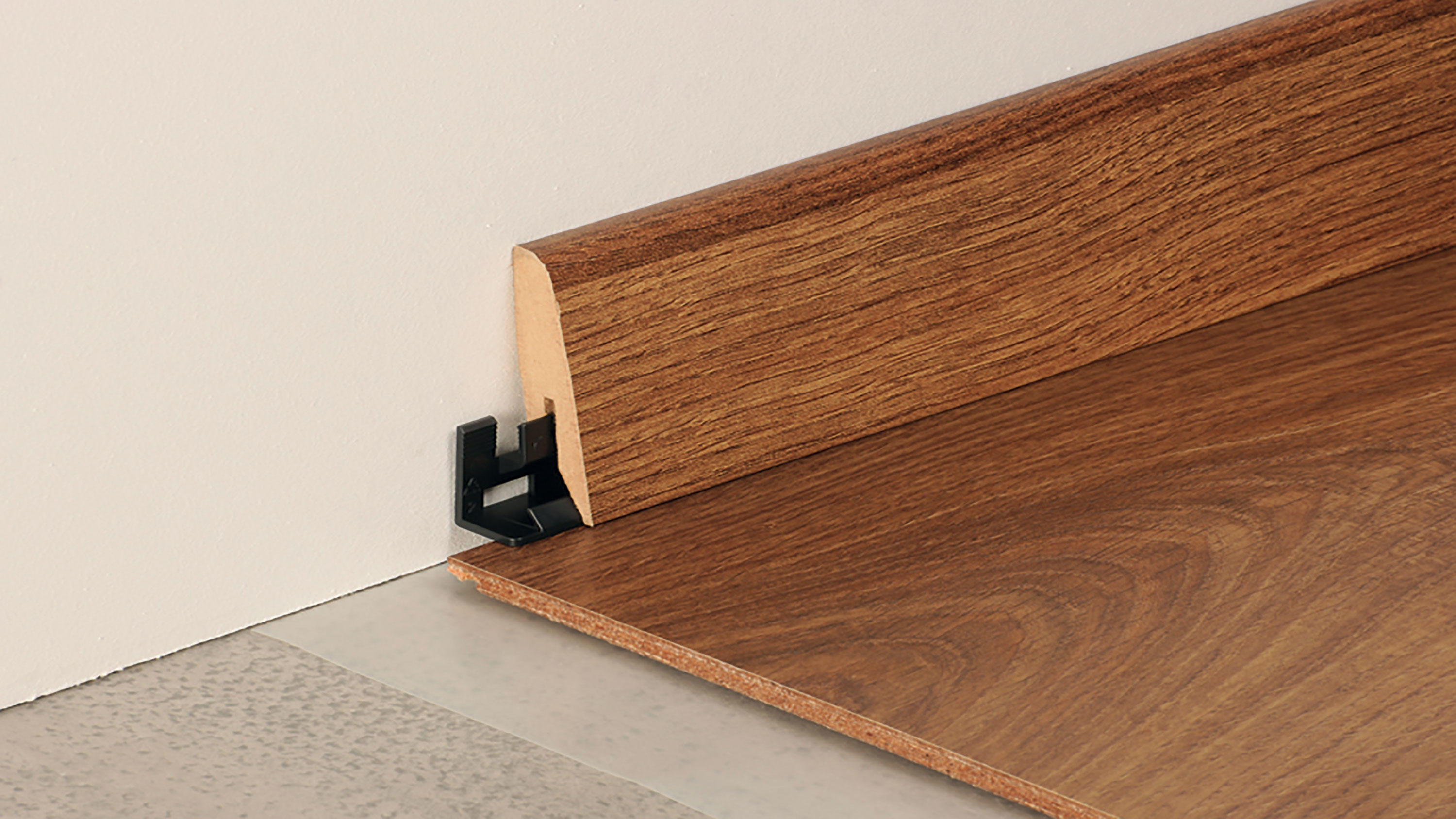 Плинтус Vynaflex Wood Skirting