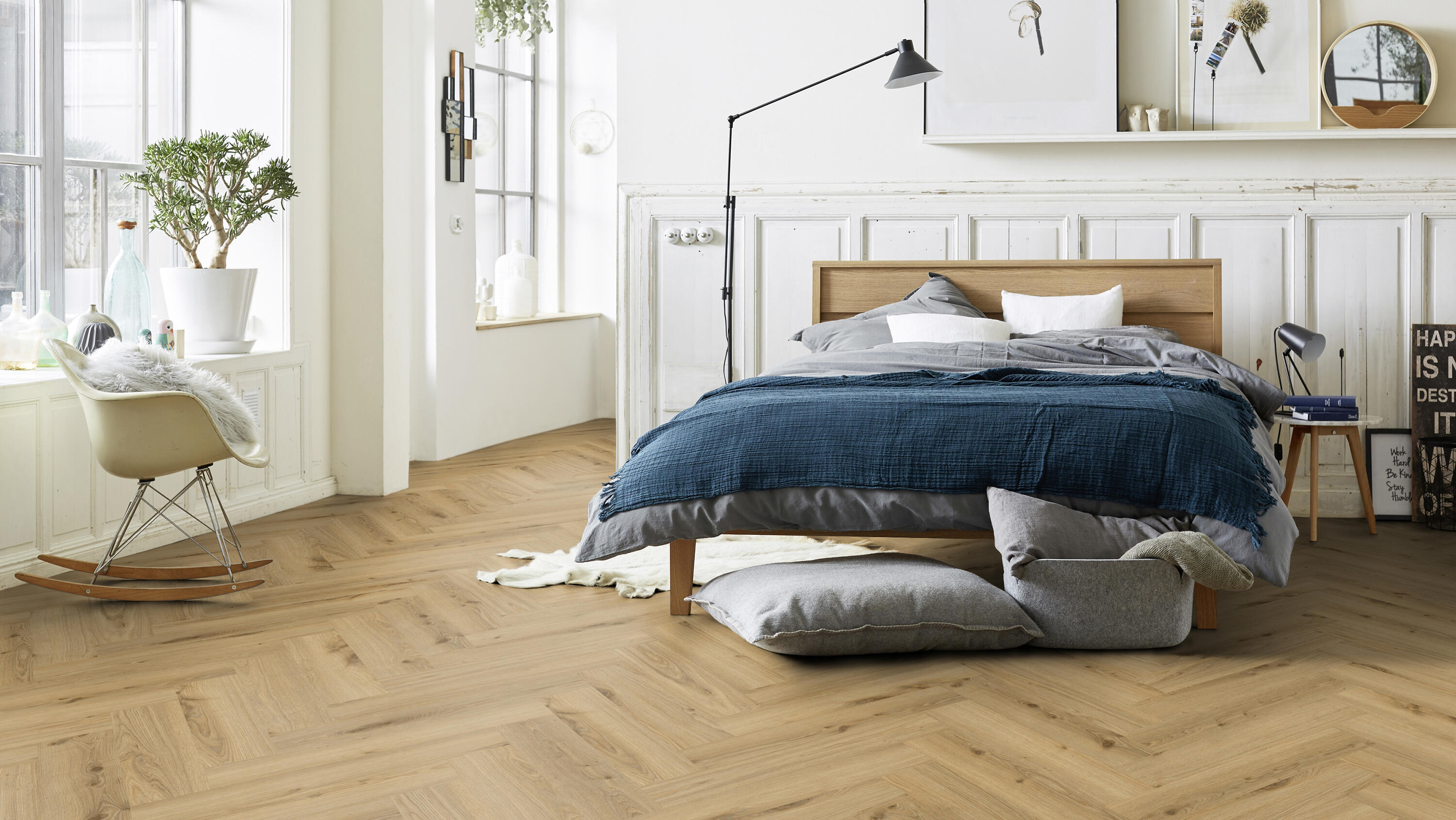 Billede af Herringbone Rigid 55 Delicate Oak Classical i et soveværelse