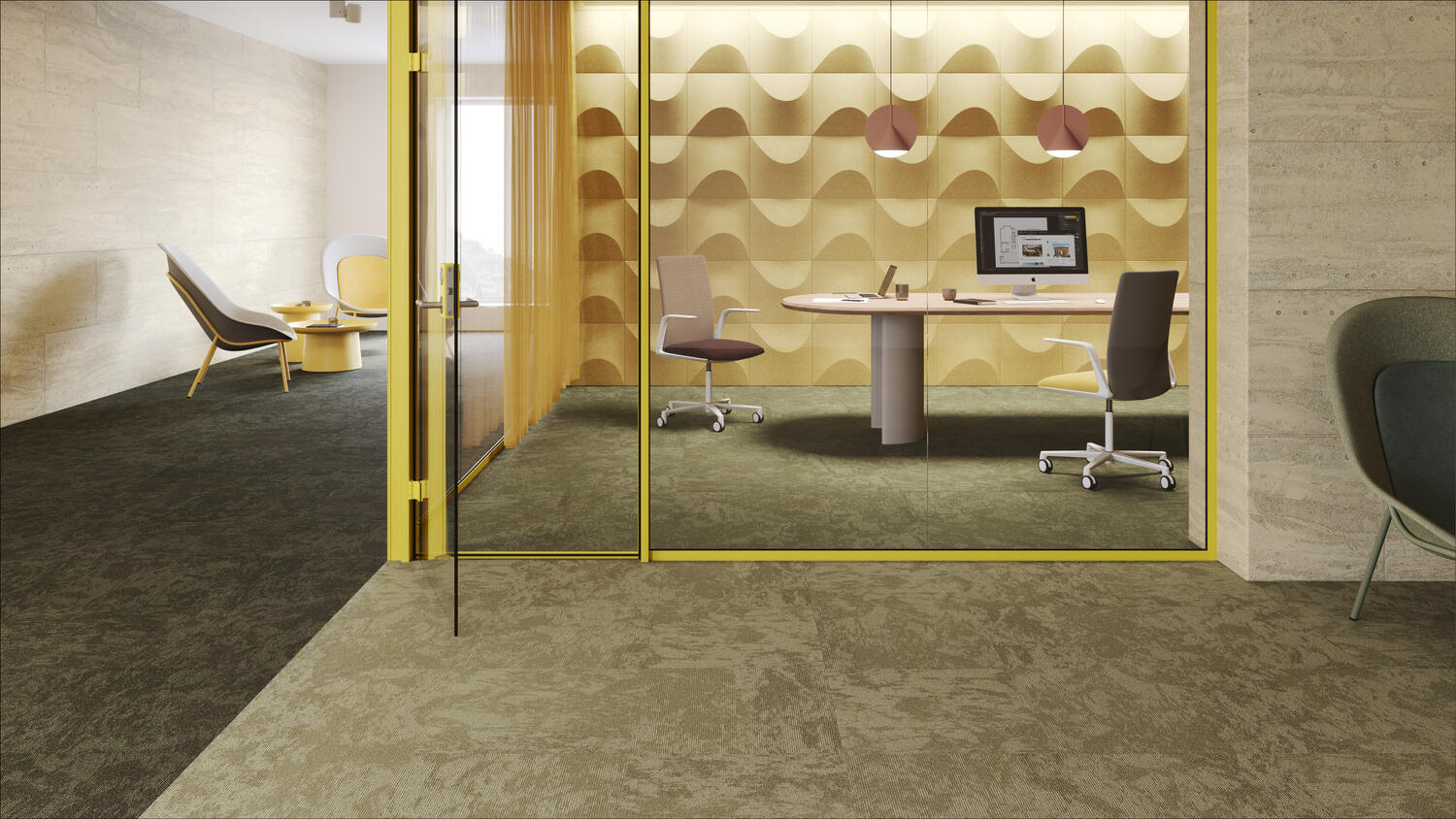 Modernes Büro mit dem organischen Design der strukturierten Teppichfliesenkollektion DESSO Desert. 