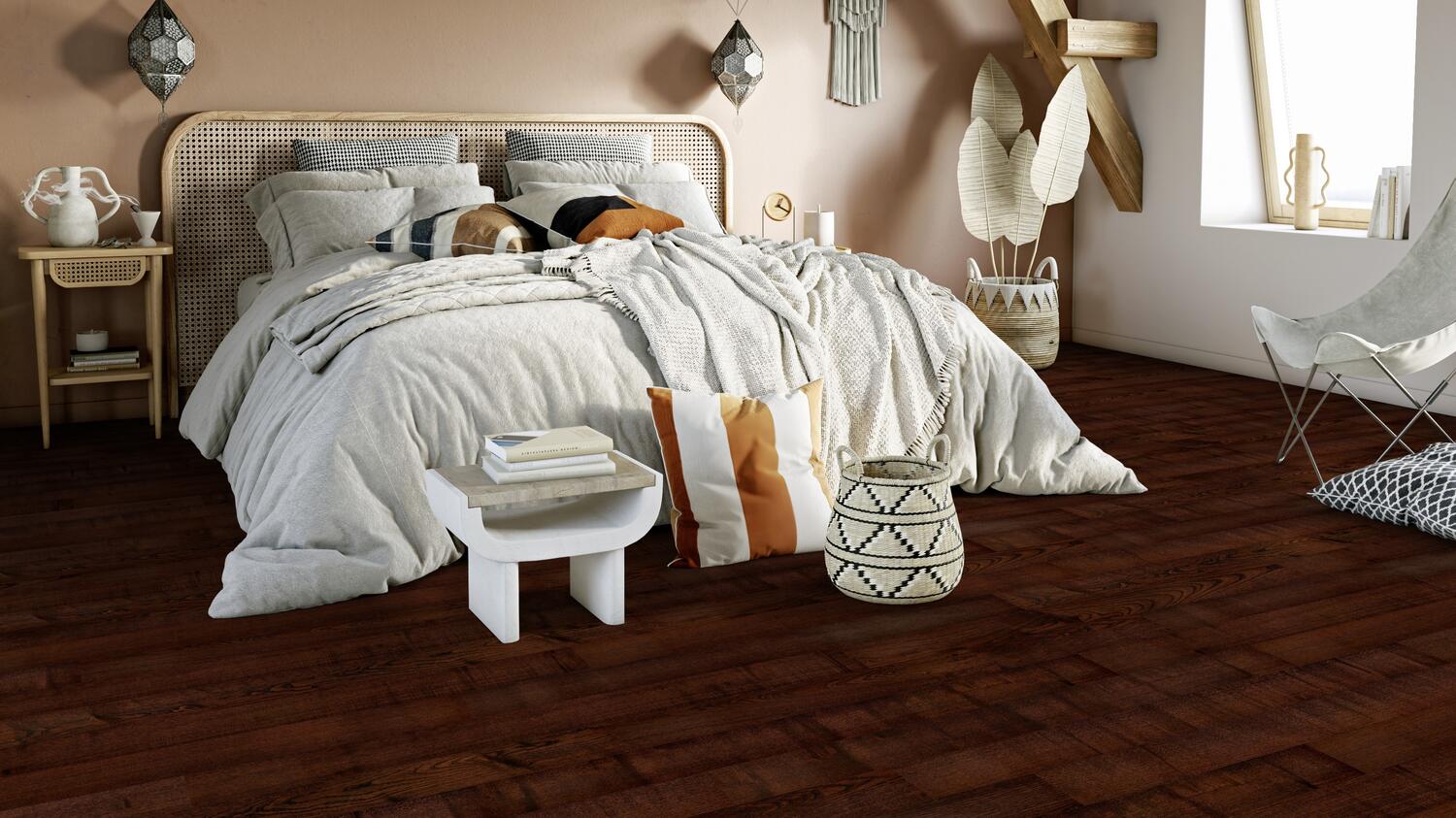 Dormitor modern cu parchet inchis la culoare