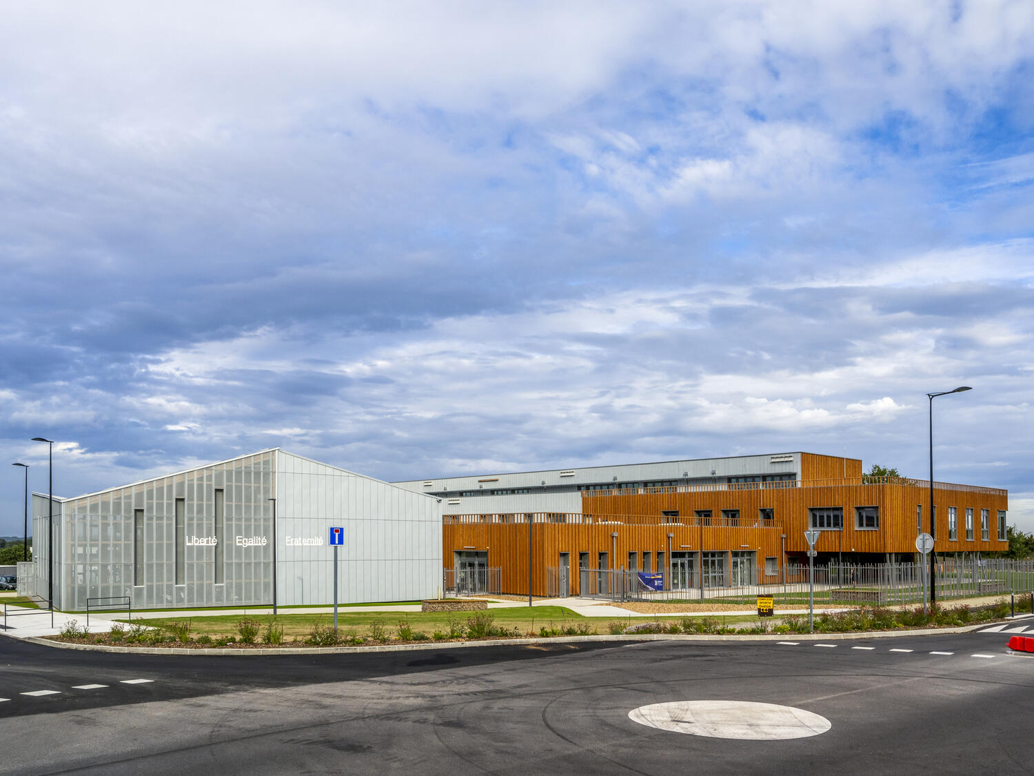 High school in Aizenay France Education flooring case study | Tarkett