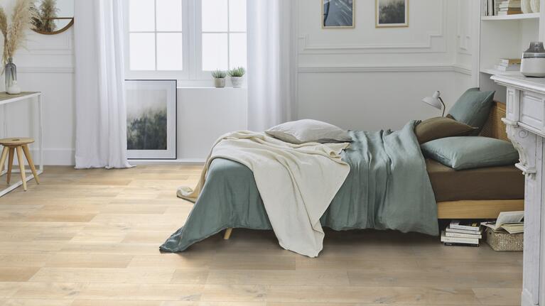Vinylboden im Schlafzimmer: Vorteile, Tipps & die besten Designs