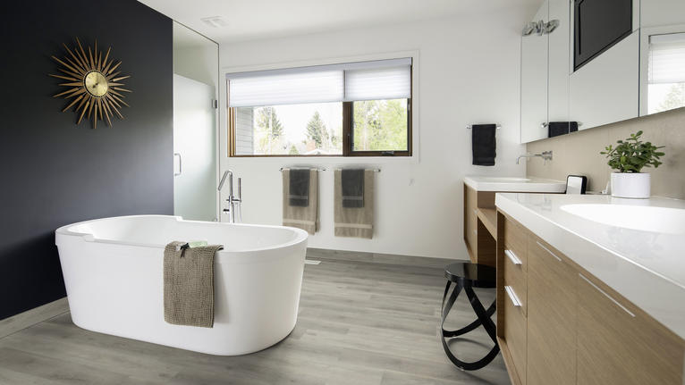 Choosing vinyl floors for a bathroom 