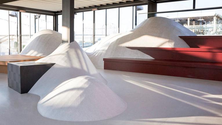 Инсталляция «Snowtopped» на выставке дизайна Stockholm Design Week