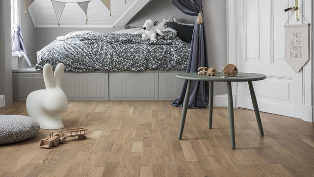 Choosing wood floors for a child's bedroom 